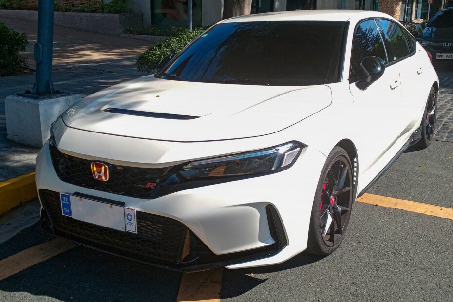 2027 Honda Civic Type R FL5 front view