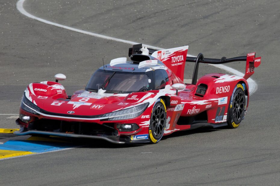 Toyota TR010 HYBRID #8 at Le Mans in 2026